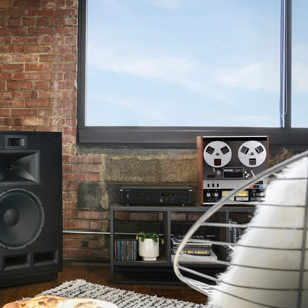 TEAC VRDS-701 Dual Monaural USB/DAC CD Player/Pre-Amp/Headphone Amplifier